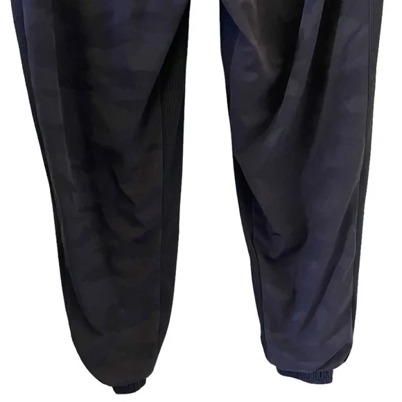 Athleta Brooklyn Lined Camo Jogger In Black Size 8